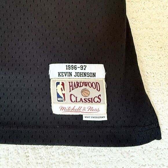 Mitchell & Ness Hardwood Classics Swingman Collection 1996-1997 Kevin Johnson Ph - Picture 3 of 12